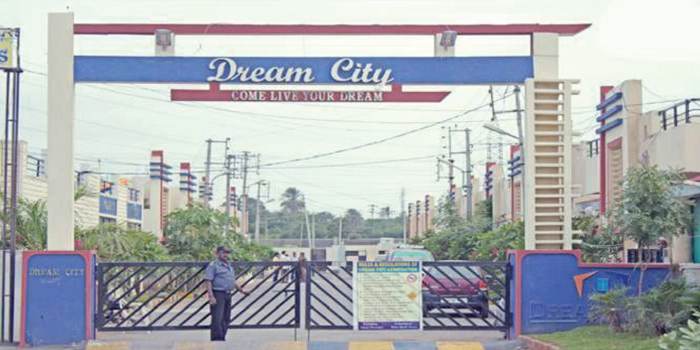 Dream City entrance gate, Balapur