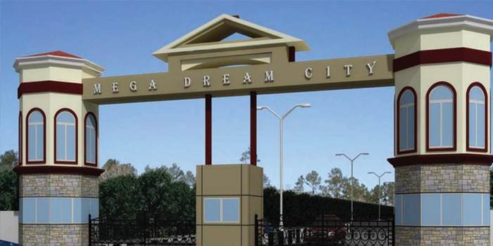 Mega Dream City entrance, Balapur